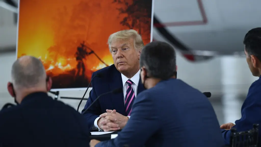 Trump på möte.