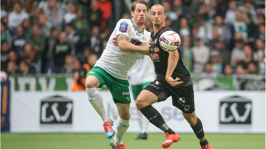 20150913 Örebros Pär Eriksson mot Hammarbys Johan Persson under söndagens allsvenska fotbollsmatch mellan Hammarby IF och Örebro SK på Tele2 arena i Stockholm. Foto: Sören Andersson/TT