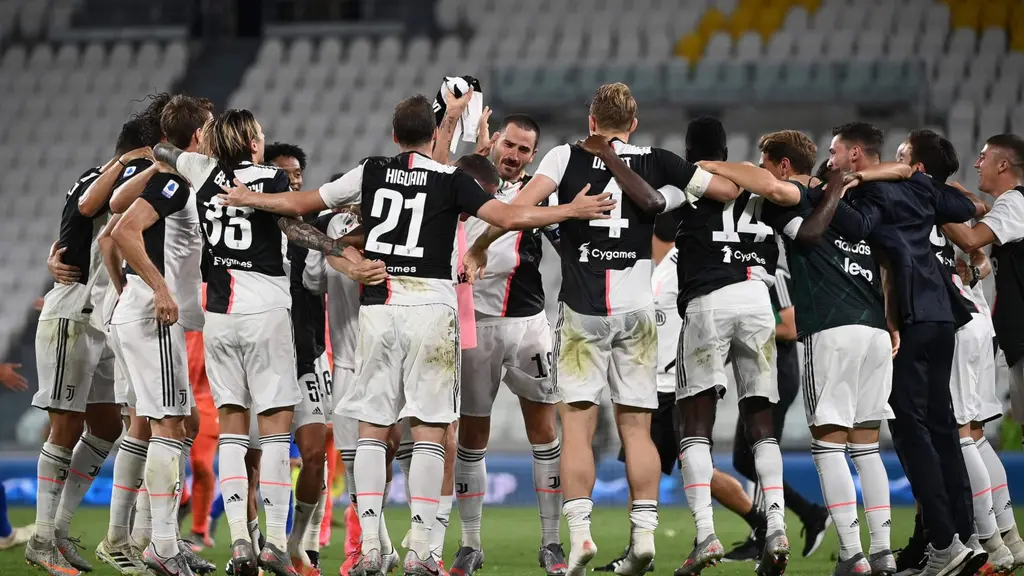 Juventusspelare firar ligatiteln