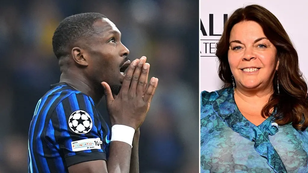 Bildmontage med två separata bilder. Till vänster en fotbollsspelare i blåsvart tröja som håller händerna framför ansiktet på en fotbollsplan. Till höger en person i blågrön blus på en röd matta.