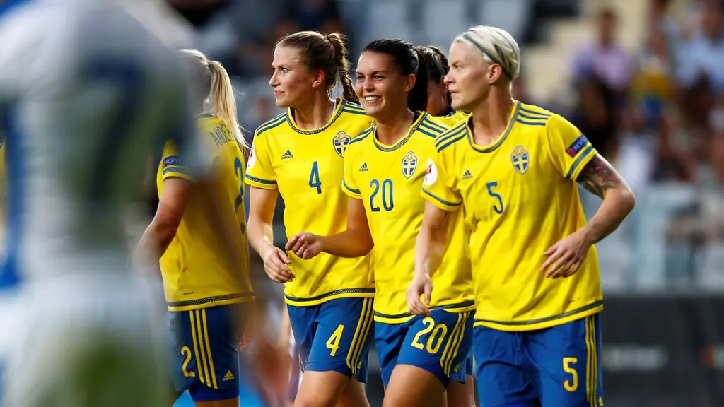 Sverige firar efter 1-0-målet mot Slovakien.