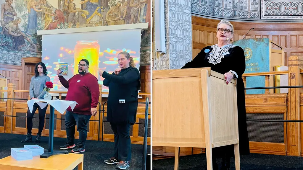 På bidlen Abedin Denaj GRIF & Soraya Post Göteborg. Årlig minneshögtid för Förintelsens offer hölls på Göteborgs universitet under måndagen, med fokus på att hedra offren och hålla historien levande.
Starka och personliga röster delade vittnesmål och reflektioner som påminde om Förintelsens mänskliga konsekvenser och det fortsatta behovet av utbildning och medvetenhet.
Tydligt budskap om demokrati och tolerans, där talare varnade för dagens ökande intolerans i Europa och betonade vikten av att stå upp för mänskliga rättigheter och demokratiska värden.