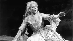 Mirella Freni i rollen som Manon Lescaut på Metropolitanoperan.