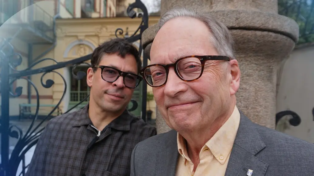 Martin Wicklin, Söndagsintervjuns programledare, med gästen Horace Engdahl, litteraturvetare och författare.