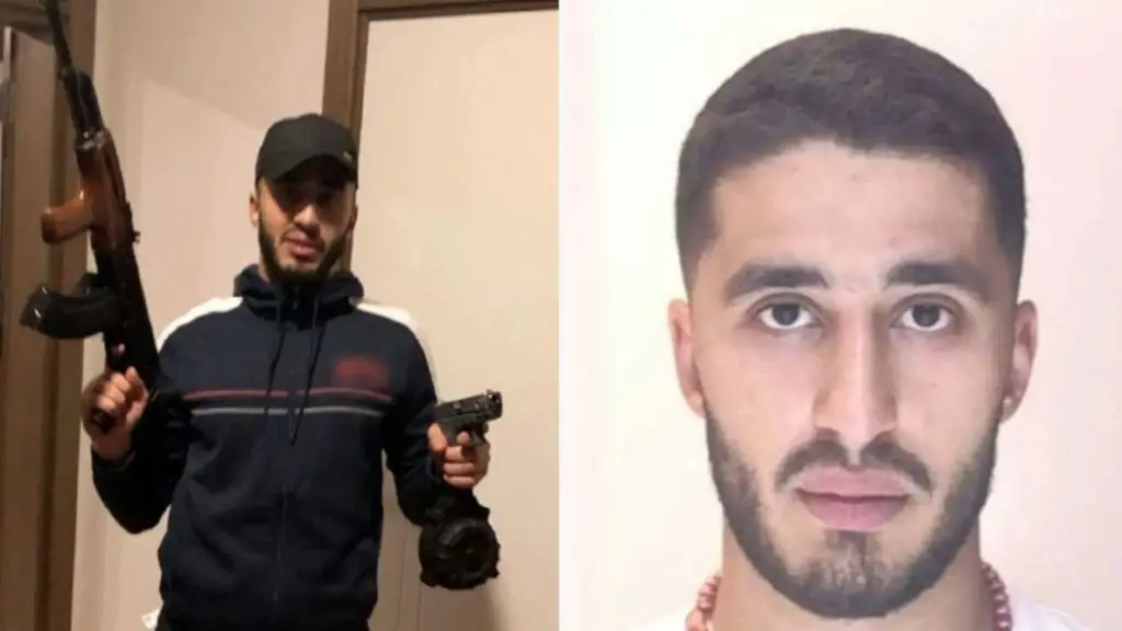 Till vänster i bild, man håller i automatvapen, och pistol, till höger i bild - ansiktsbild på man med kortklippt mörkt hår och skägg. 