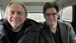 Joel Halldorf och Christer Sturmark möts i bilen