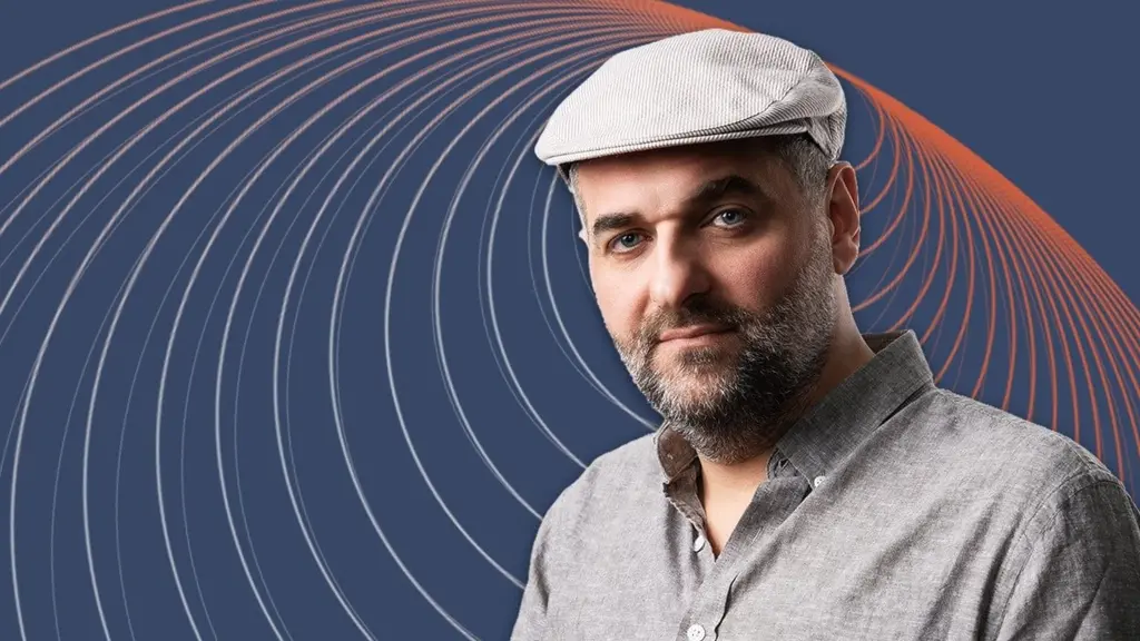 فراس جنبلاط، مقدم نظرة أقرب.