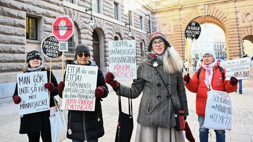 Migrationsöverdomstolen nekar uppehållstillstånd i en vägledande dom om de omtvistade, så kallade, tonårsutvisningarna. Arkivbild från demonstration mot utvisningarna.