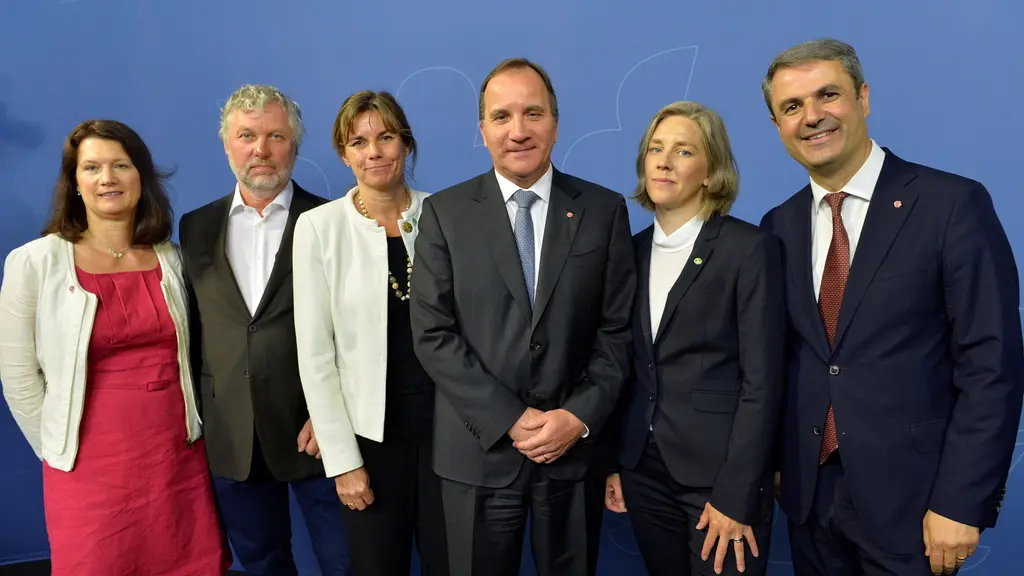 Ann Linde, Peter Eriksson, Isabella Lövin, Stefan Löfven, Karolina Skog iyo Ibrahim Baylan. Sawirle: Jonas Ekströmer/TT