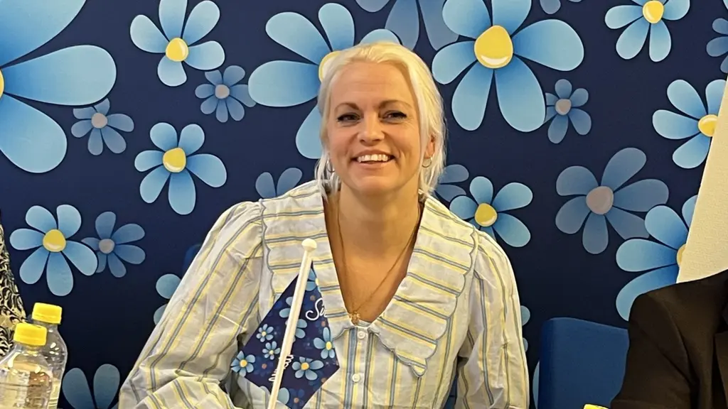 I början av veckan som tidningen uppmärksammade att Pilthammar på sin blogg 2022 bland annat skrev att Sverige borde ge upp vid en rysk invasion.