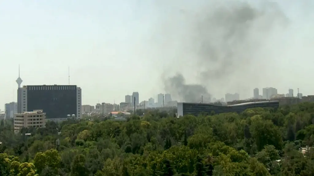 Bild från israelisk bombning i Iran. 