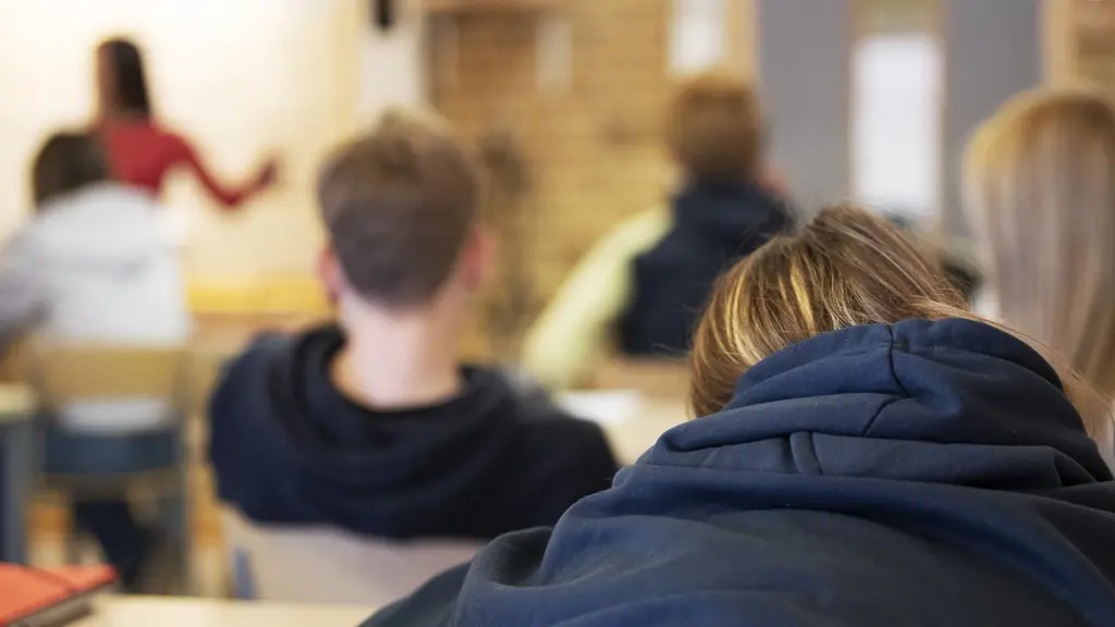 Elever i klassrum.