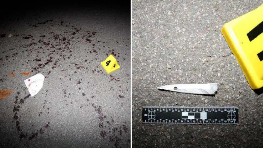 Polisens bevisbild från mordförsöket på Manillagatan i Kalmar visar blodspår på marken, en gul bevismarkering och en kniv bredvid en mätsticka.