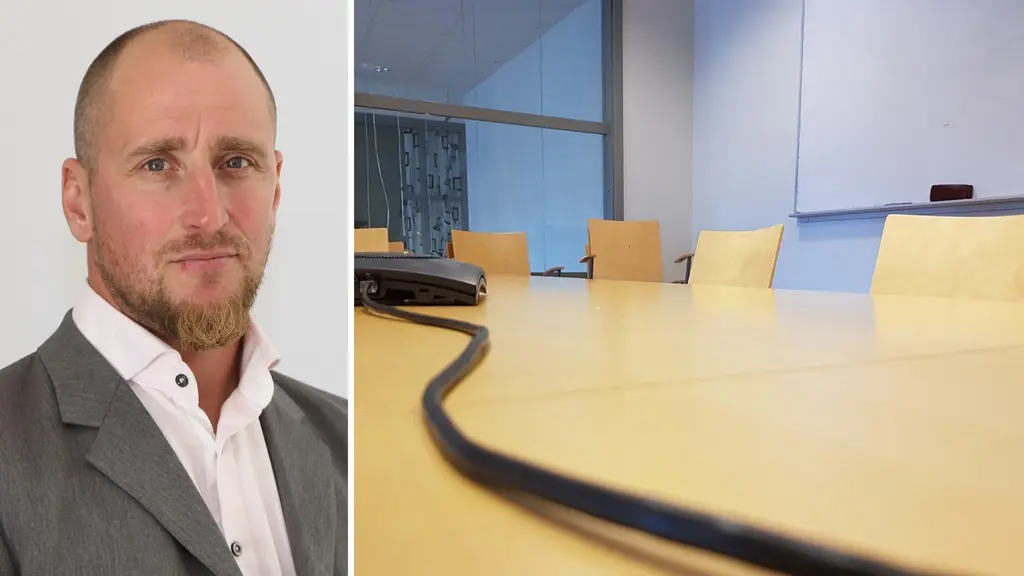 Magnus Uhr och stolar och bord.
