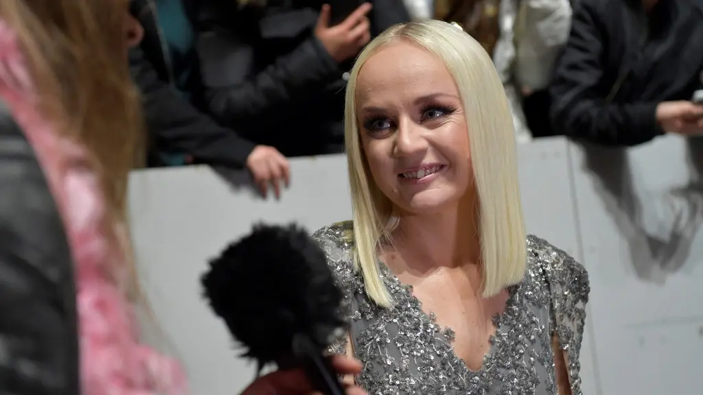 Anna Bergendahl intervjuas efter finalen.