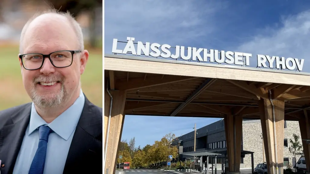 Thomas Gustafsson i kostym och slips, bredvid en bild på Länssjukhuset Ryhovs entré under en klarblå himmel. Fokus på sjukvård och myndighetsperson.