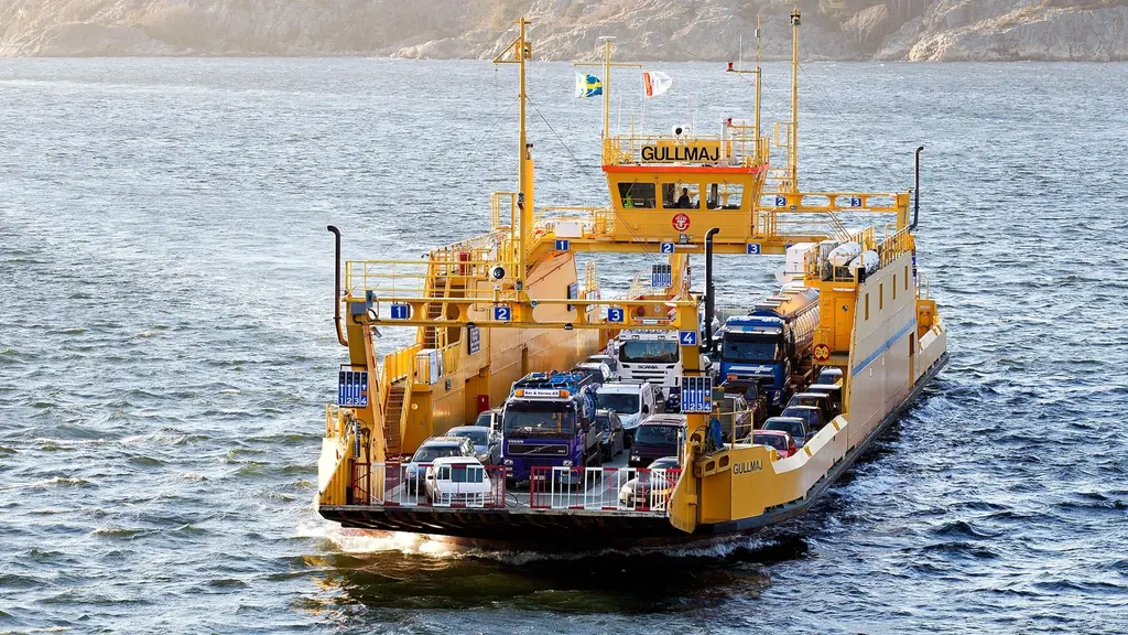 Frigående färja på Gullmarsleden mellan Finnsbo och Skår i Gullmarsfjorden. 