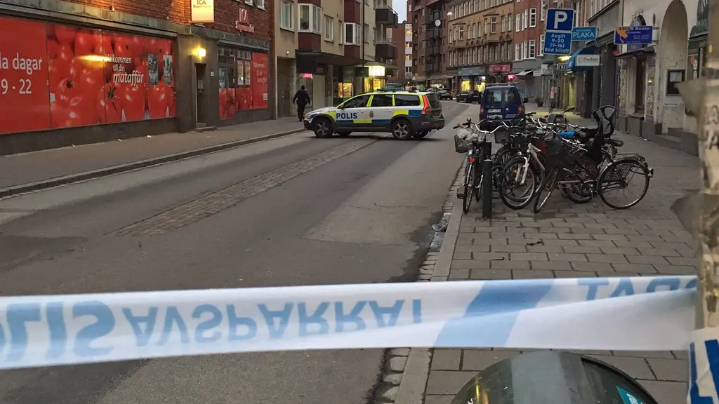 Polisavspärrning på Södra Förstadsgatan i Malmö.
