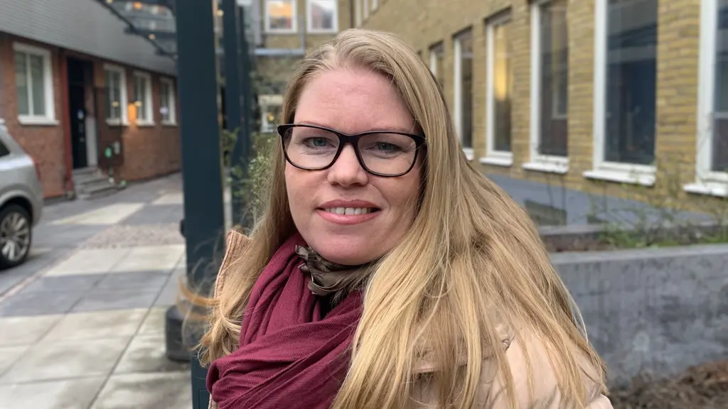 Rut Bjerhagen kollar in i kameran