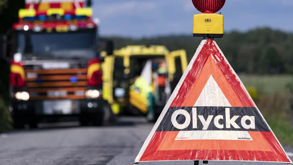 Varningsskylt för Olycka med brandbil och ambulans