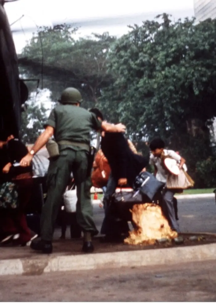 Saigon evakueras under Vietnamkrigets sista timmar.