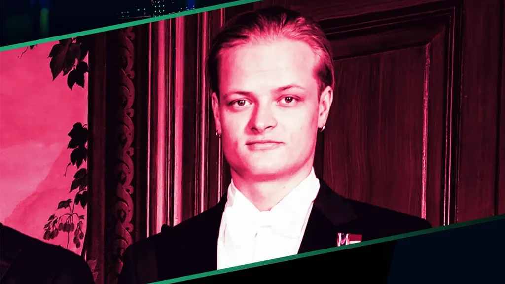 Marius står uppställd för ett officiellt kungligt porträtt. 