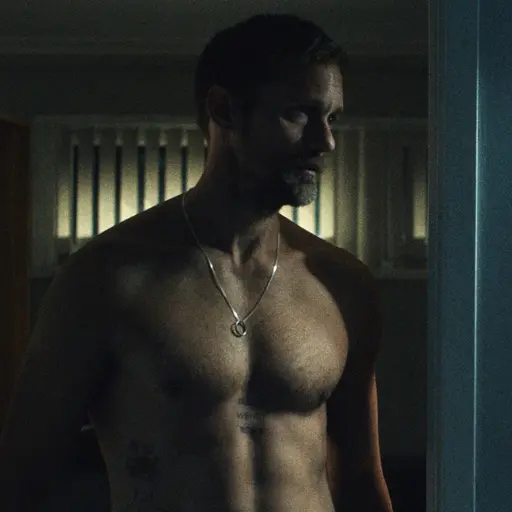 Alexander Skarsgård och Harry Melling i en scen i filmen ”Pillion”.